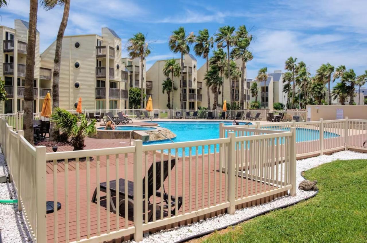 Apartamento Ocean Breeze Retreat 2Bed 2Bath, Heated Pool! South Padre Island Exterior foto